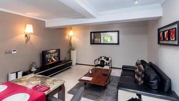 Apartment, Balkon, Gartenblick | Wohnbereich