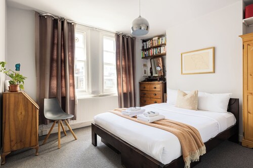 Lovely 1BR Flat in Hoxton w/Balcony