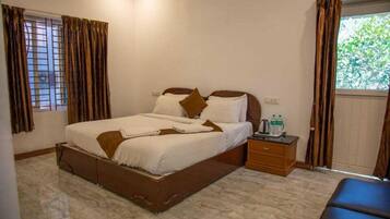 1 chambre, bureau, draps fournis