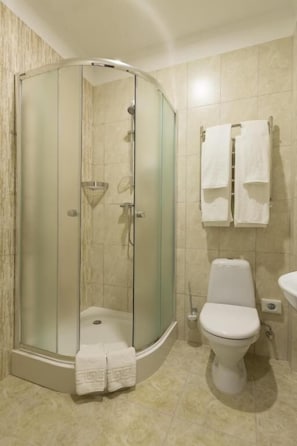 Standard Double or Twin Room | Bathroom