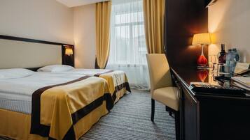 In-room safe, blackout drapes, free WiFi