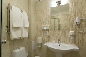 Dobbelt- eller tomannsrom – standard | Bad