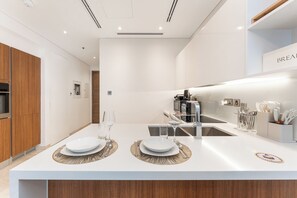 Exclusive Studio, Non Smoking, Sea View | Private kitchen - PVH - Anwa by Omniyat - Coastal Studio (Dubai)