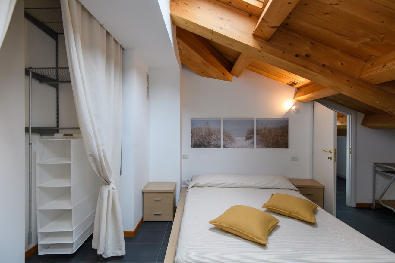 2 chambres, fer et planche à repasser