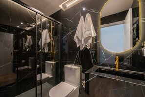 Hair dryer, towels - 505 - A33 Signature | Penthouse | Terr | 2BR | 6G (Madrid)