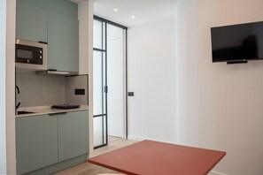 Interior - 503 - A33 Signature | Penthouse | Terr | 2BR | 6G (Madrid)