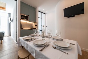 Dining - 503 - A33 Signature | Penthouse | Terr | 2BR | 6G (Madrid)
