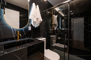 Hair dryer, towels - 503 - A33 Signature | Penthouse | Terr | 2BR | 6G (Madrid)