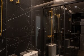 Hair dryer, towels - 502 - A33 Signature | Penthouse | Terr | 2BR | 6G (Madrid)