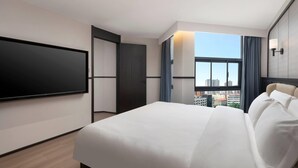 Executive Suite, 1 King Bed, Non Smoking - Days Inn by Wyndham Nanchang Donghu (Nanchang)