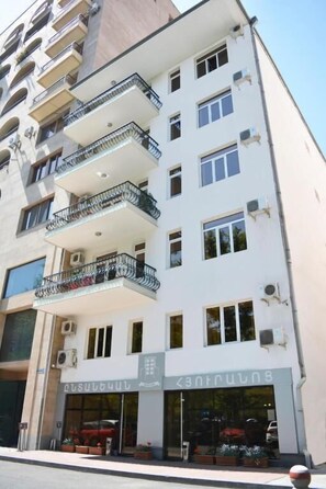 ファミリー ルーム バルコニー シティビュー | 外観