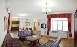 Family Apartment, Balcony, City View | Living area