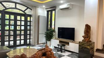 Villa, Courtyard View | Interior