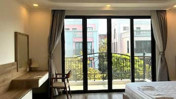 Villa, Courtyard View