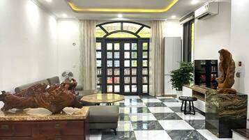 Villa, Courtyard View | Lobby