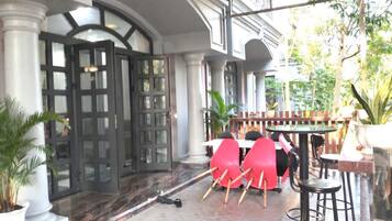 Khu ẩm thực ngoài trời