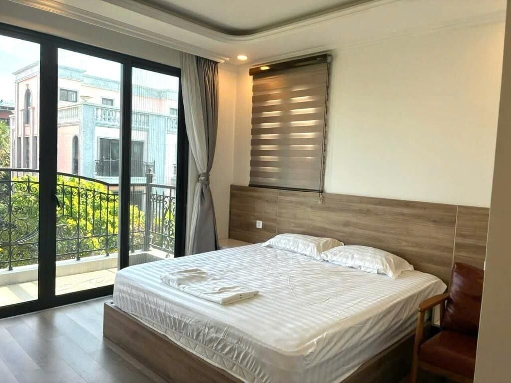 Villa, Courtyard View