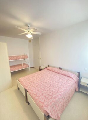 Room - Charming flat with sea view (Lignano Sabbiadoro)