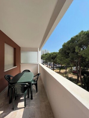 Outdoor dining - Seafront apartment with sea view (Lignano Sabbiadoro)