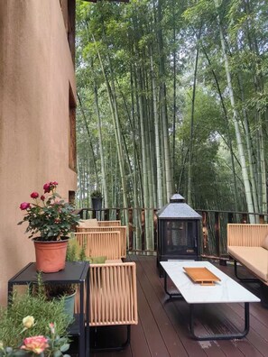 Terrace/patio - Yunshangjia Qianzhutang Guesthouse (Zhangjiajie)