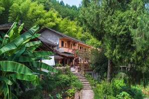 Exterior - Yunshangjia Qianzhutang Guesthouse (Zhangjiajie)