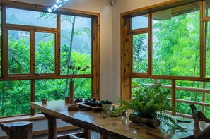 Dining - Yunshangjia Qianzhutang Guesthouse (Zhangjiajie)