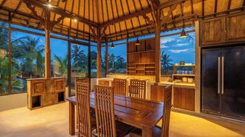 Family Villa, 2 Bedrooms, Private Pool | Dining