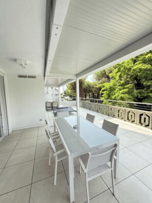Outdoor dining - Stylish flat for a perfect getaway (Lignano Sabbiadoro)