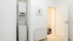 Basic Apartment | Bathroom - Stylish 1BR Apt near Wiener Stadthalle (Vienna)
