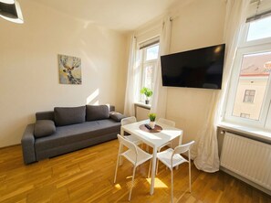 Exterior - Stylish 1BR Apt near Wiener Stadthalle (Wien)
