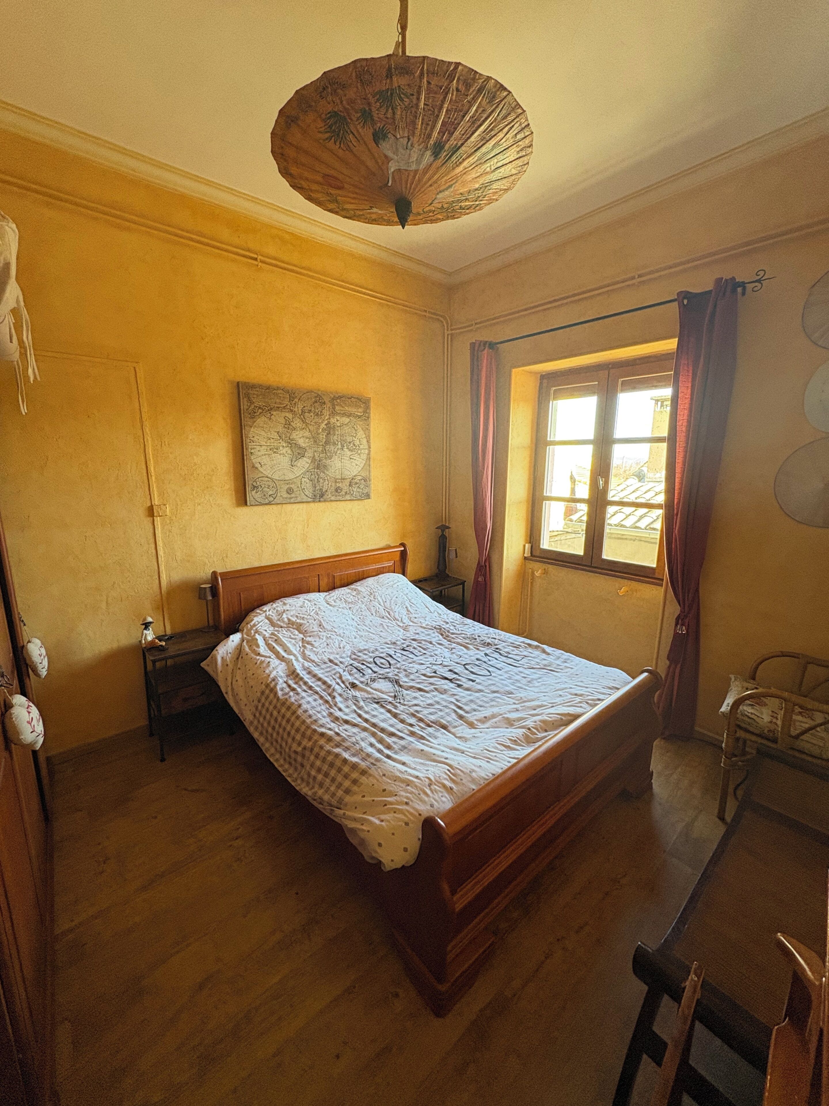 2 slaapkamers, een strijkplank/strijkijzer, gratis wifi, beddengoed