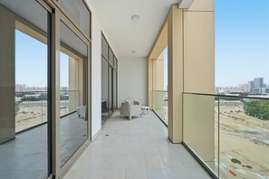 Apartment, Balcony | Terrace/patio - Bloomfields Modern 1BR in Azizi Vista (Dubai)