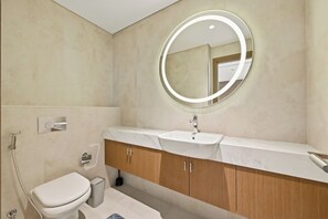 Apartment, Balcony | Bathroom - Bloomfields Modern 1BR in Azizi Vista (Dubai)