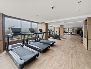 Fitness facility - Bloomfields Modern 1BR in Azizi Vista (Dubai)