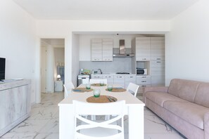 Interior - Villa 'Del Cardo Con Piscina' with Sea View, Wi-Fi and Air Conditioning (Porto Ottiolu)