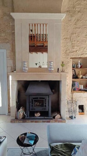 Interior - Quiet country house with view in private park (Montendre)