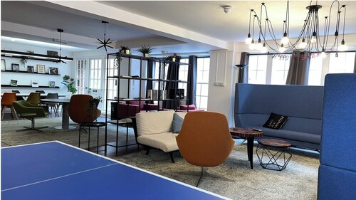 Centrally located Private double bedroom with sink and desk