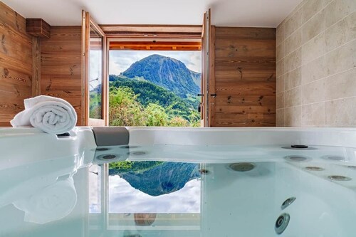 Authentic Chalet MANDALYA