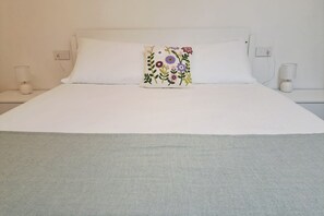 Room - On Lake Lugano (Casa Tina) (Cressogno)