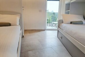 2 bedrooms, iron/ironing board - On Lake Lugano (Casa Tina) (Cressogno)