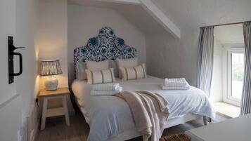 3 bedrooms, WiFi (free), individually decorated, individually furnished