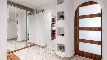 Ropa de cama de alta calidad y cortinas blackout