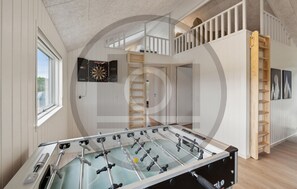 Games room - Amazing home in Bogense with sauna (Bogense)