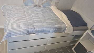 WiFi, bed sheets