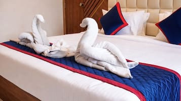 Suite, 1 King Bed with Sofa bed, Non Smoking, Private Bathroom