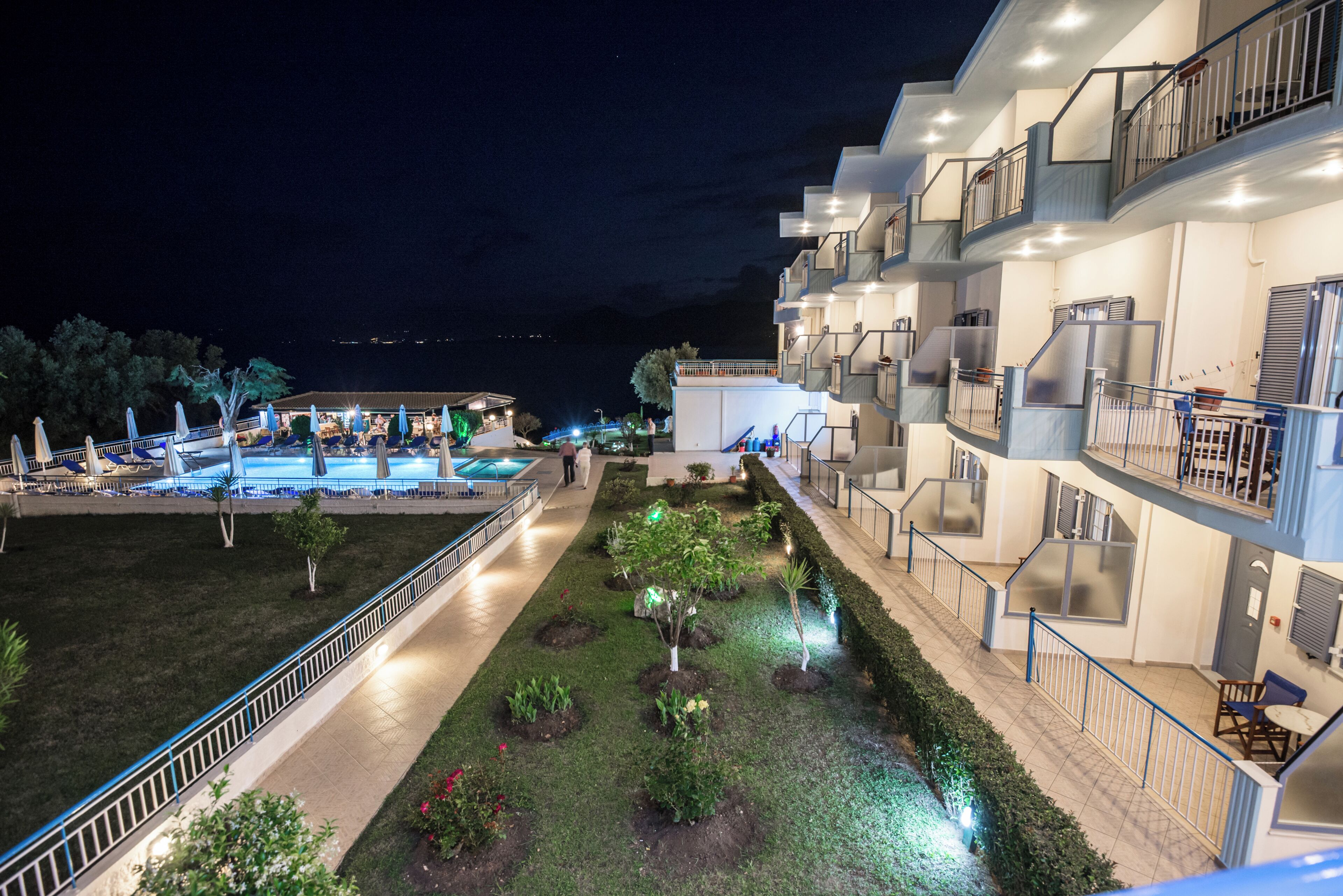 Fassade der Unterkunft – Abend/Nacht