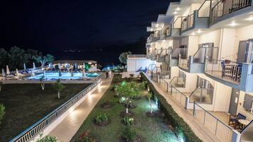 Fassade der Unterkunft – Abend/Nacht