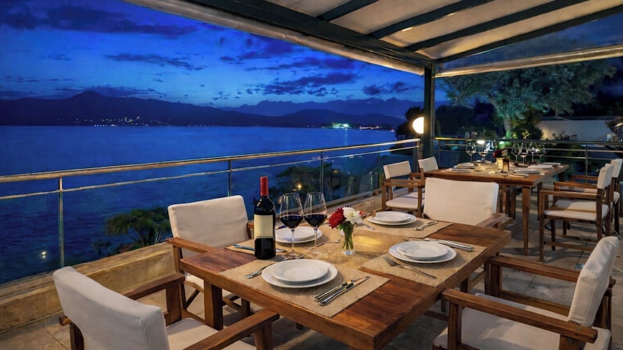 Cliff Bay Hotel