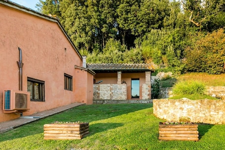Exterior. Villa Le Caggia