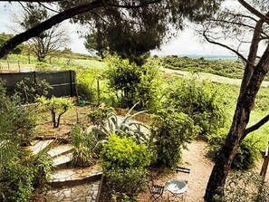 Property grounds - Family house 250 m2, swimming pool, village and beaches (Roquebrune sur Argens)